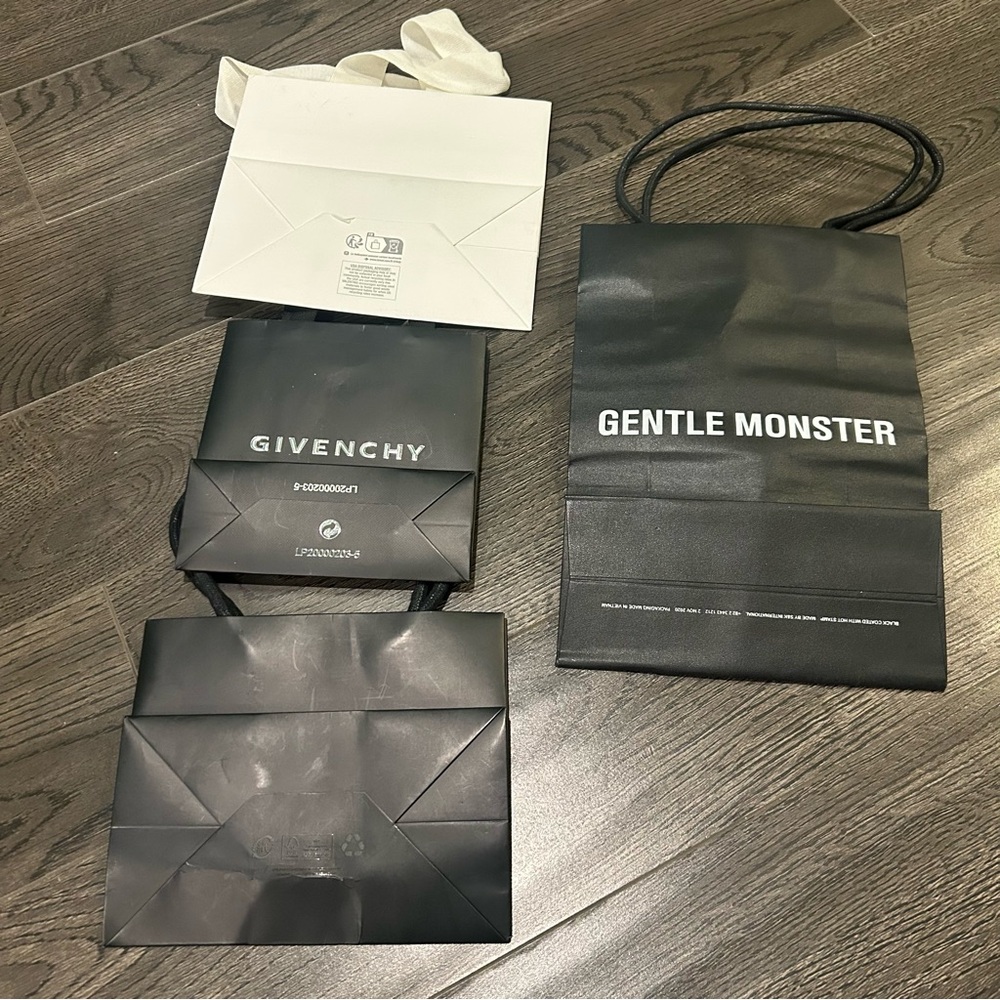 Misc Paper Bags x4 - Picture 6 of 14